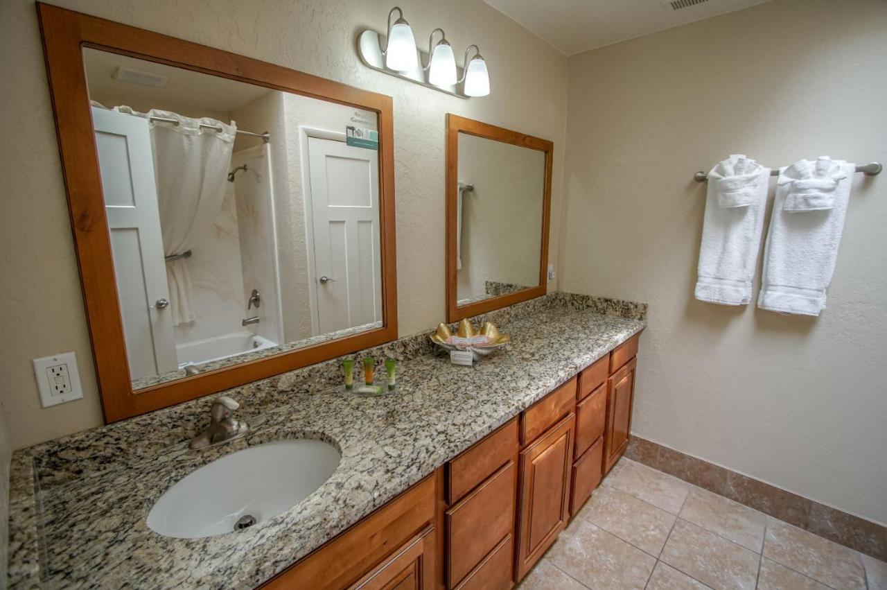 Multi Resorts At Villas At Southgate St. George Bagian luar foto