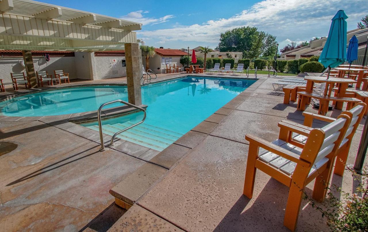 Multi Resorts At Villas At Southgate St. George Bagian luar foto